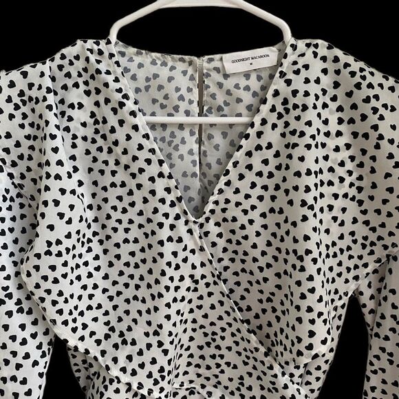 Goodnight Macaroon Heart Pattern Tie Back Black & White Size Medium Top - Picture 2 of 7